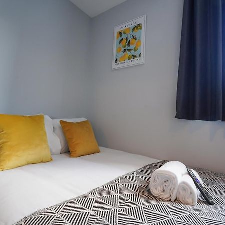 En-Suite Double Rooms, Smart Tv Comfy Style Llanelli Exterior foto