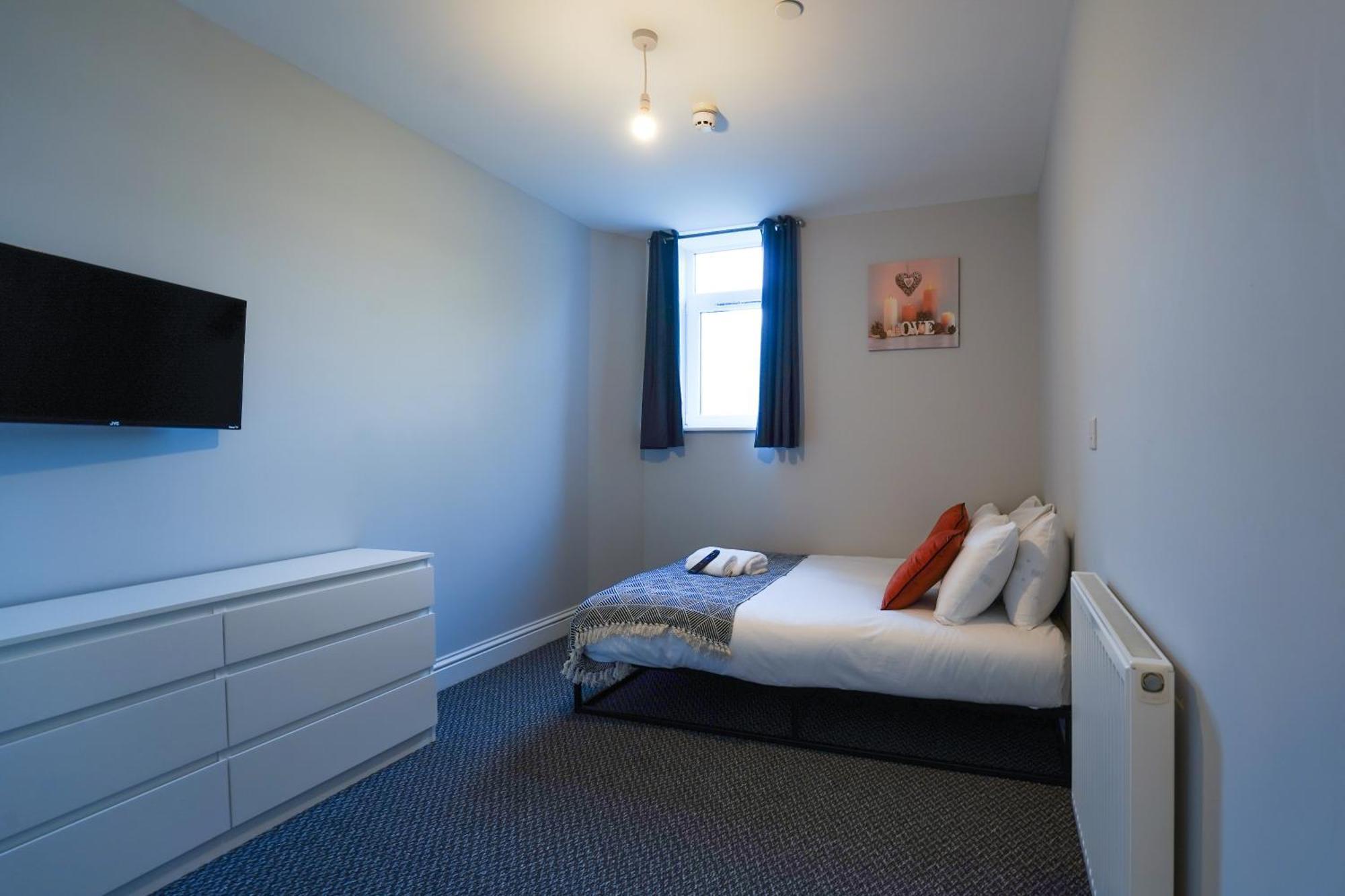 En-Suite Double Rooms, Smart Tv Comfy Style Llanelli Exterior foto