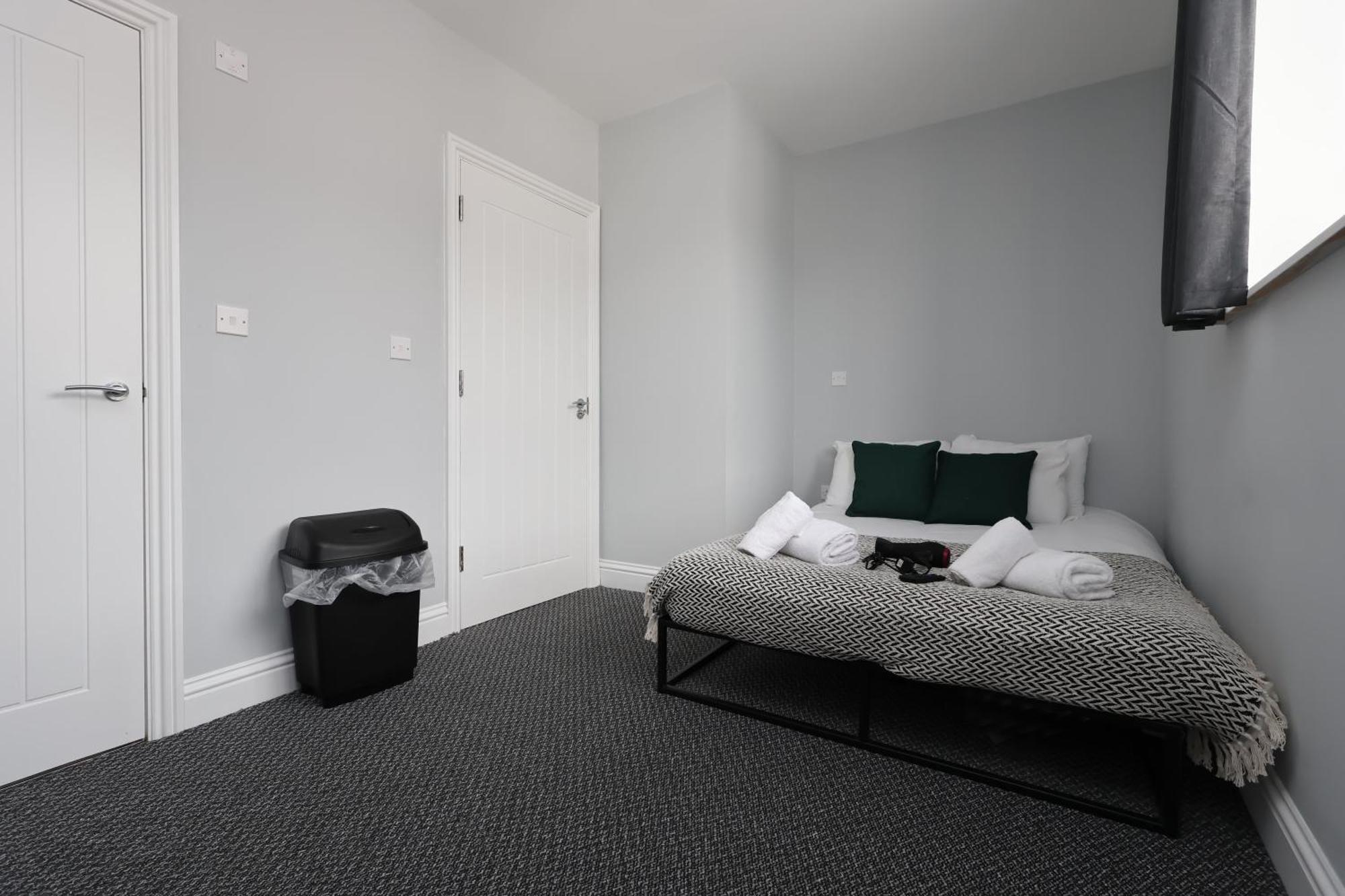 En-Suite Double Rooms, Smart Tv Comfy Style Llanelli Exterior foto