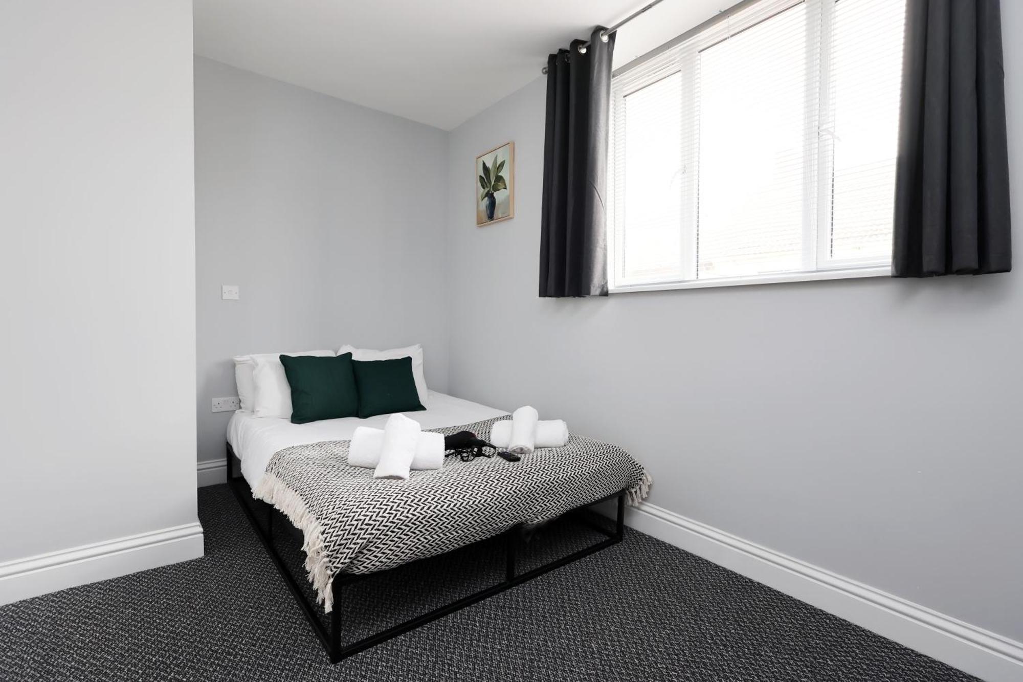 En-Suite Double Rooms, Smart Tv Comfy Style Llanelli Exterior foto
