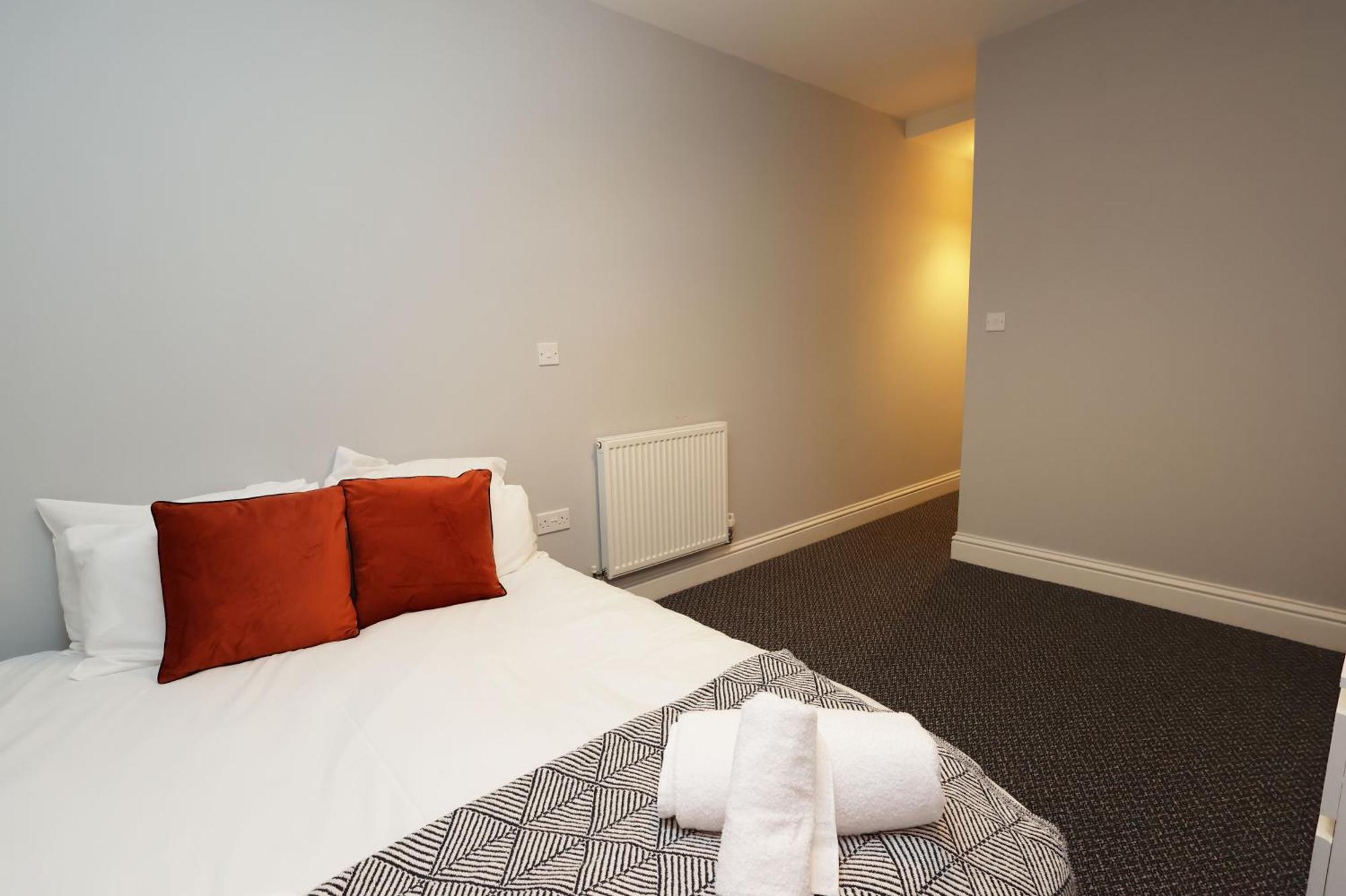 En-Suite Double Rooms, Smart Tv Comfy Style Llanelli Exterior foto