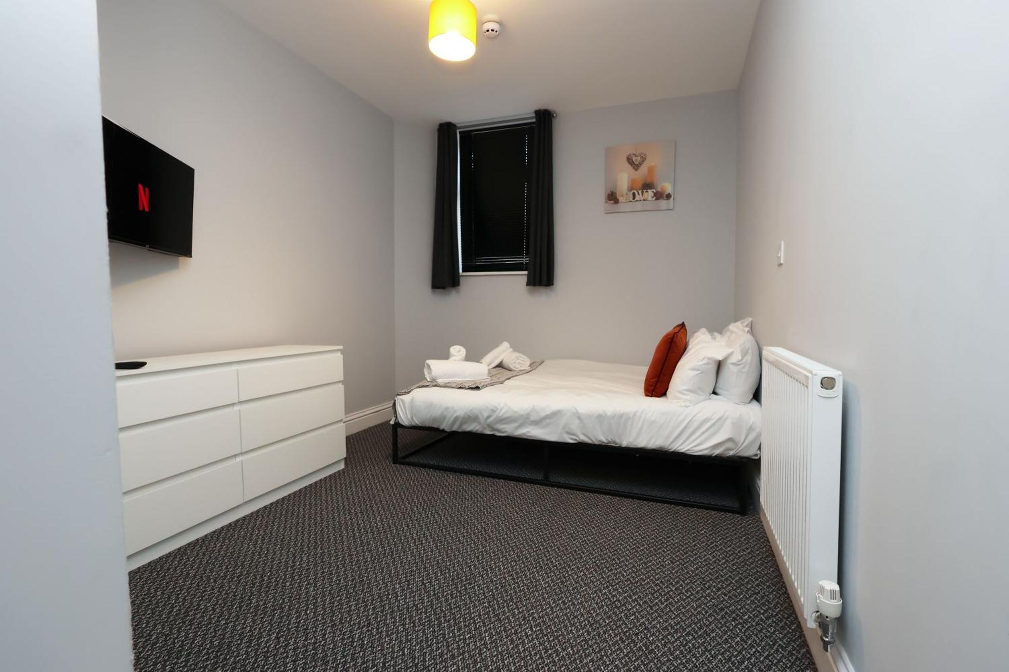 En-Suite Double Rooms, Smart Tv Comfy Style Llanelli Exterior foto