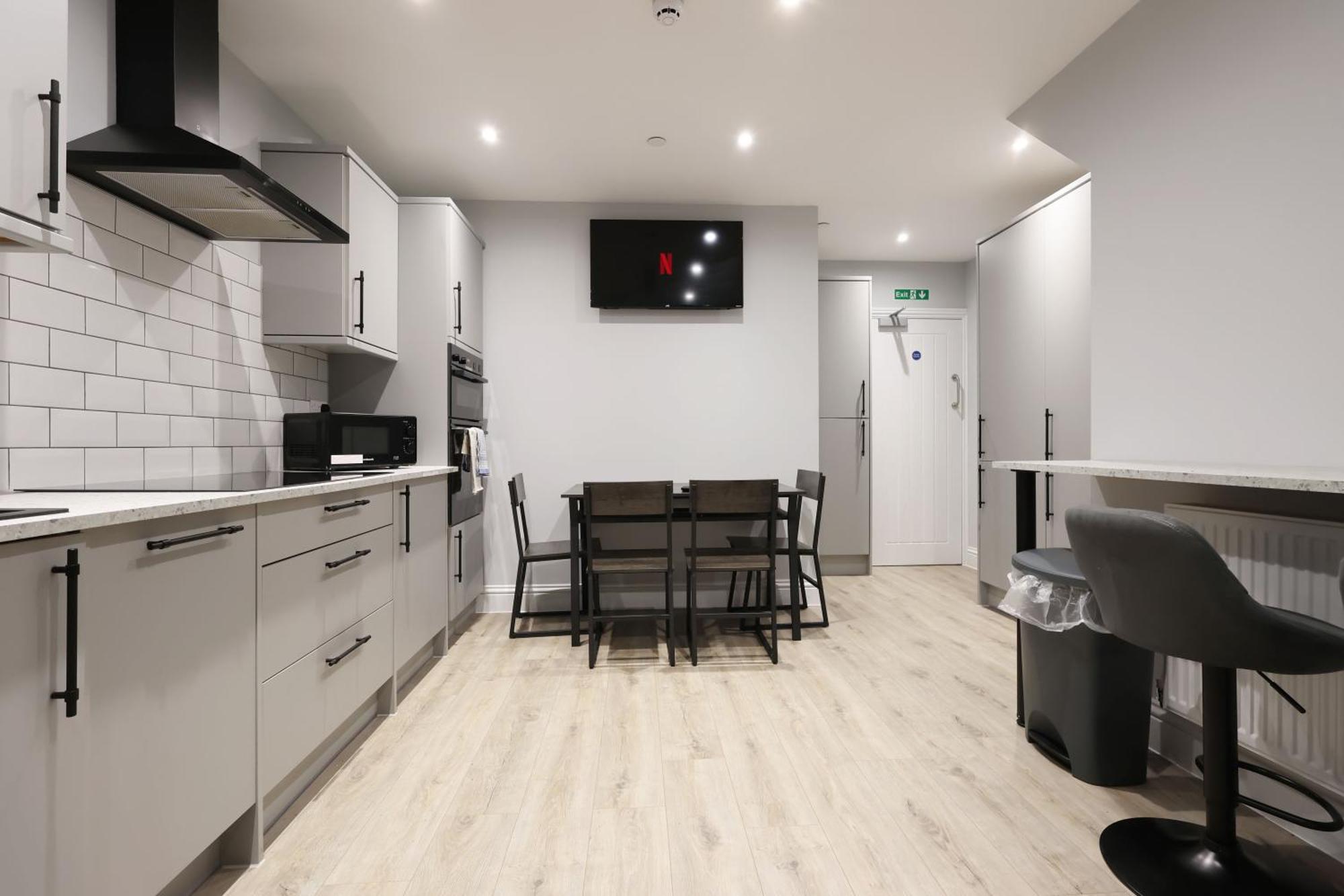 En-Suite Double Rooms, Smart Tv Comfy Style Llanelli Exterior foto
