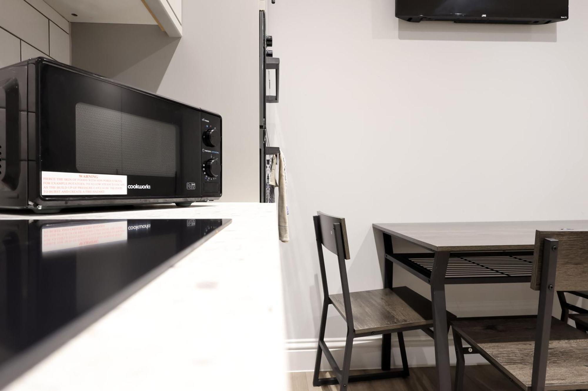 En-Suite Double Rooms, Smart Tv Comfy Style Llanelli Exterior foto
