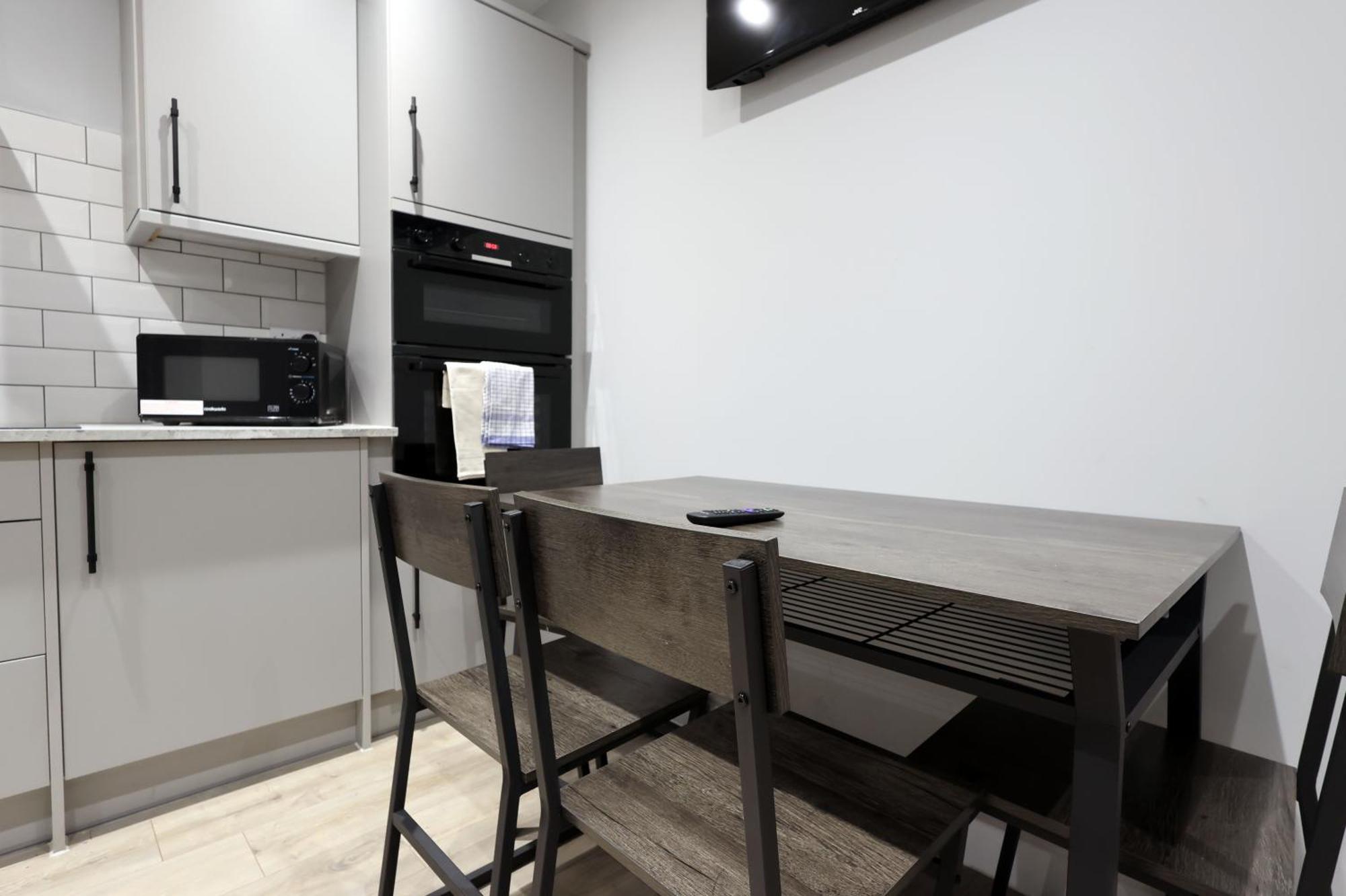En-Suite Double Rooms, Smart Tv Comfy Style Llanelli Exterior foto